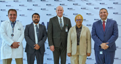 L- R: Dr Mohamed Ibrahim, Clinical Director of Cardiovascular Services